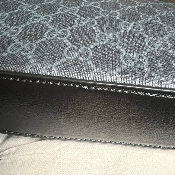 Gucci Shoulder bag with
Interlocking G . - Picture 7 of 10